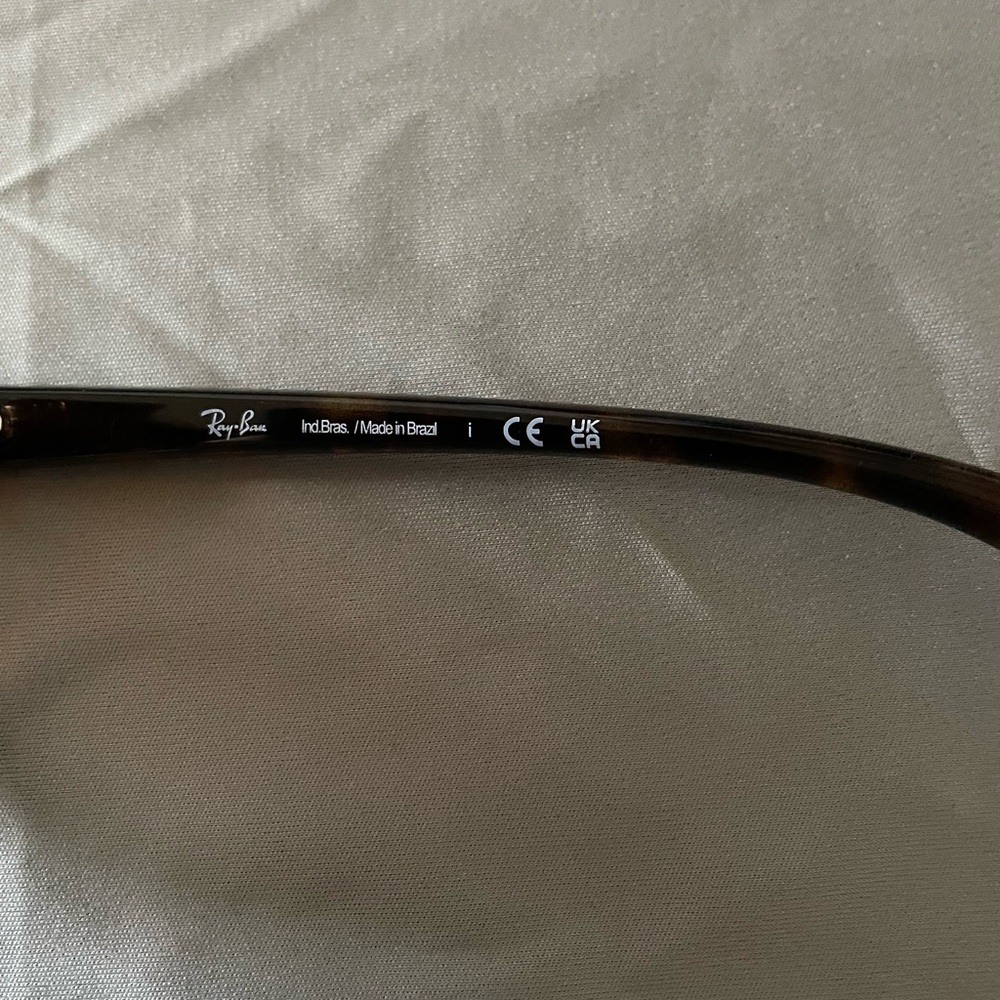 Ray-Ban Sunglasses - Picture 4 of 7